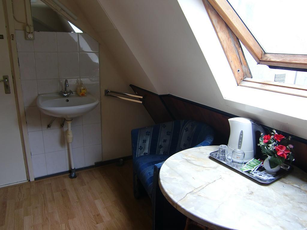 Budget Hotel Thorbecke Амстердам Номер фото